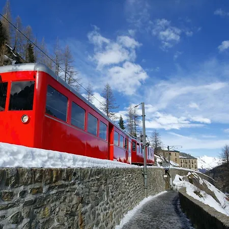 Sleeps 3 * Chamonix